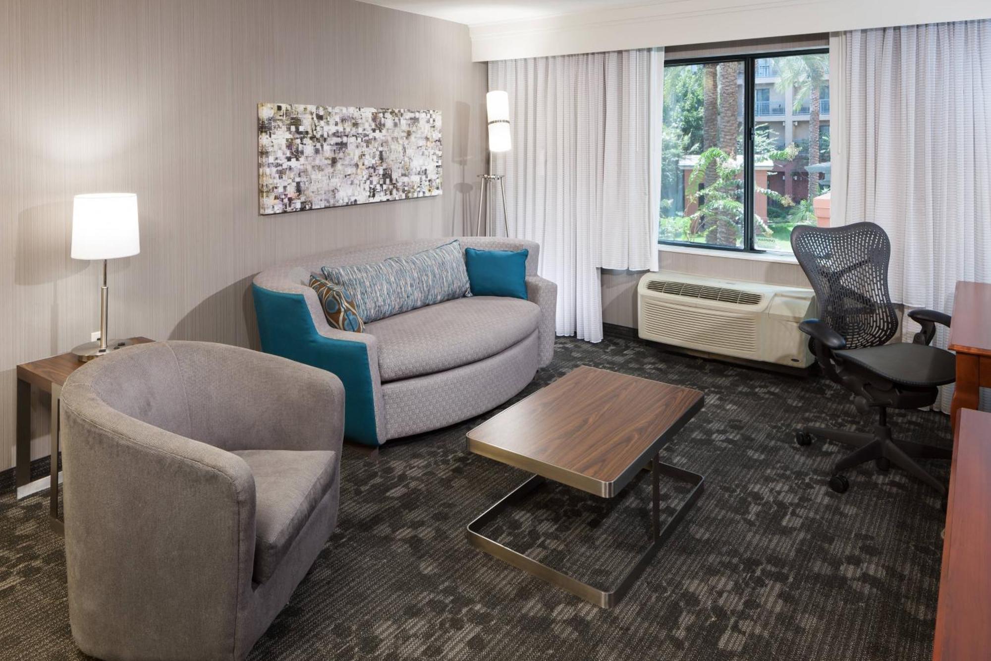Courtyard Los Angeles Burbank Airport Экстерьер фото